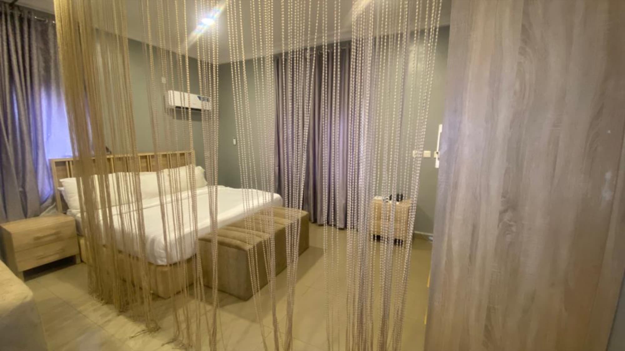 Yellow Wood Room photo 5